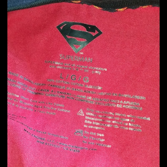 T is size Large - Picture 3 of 4